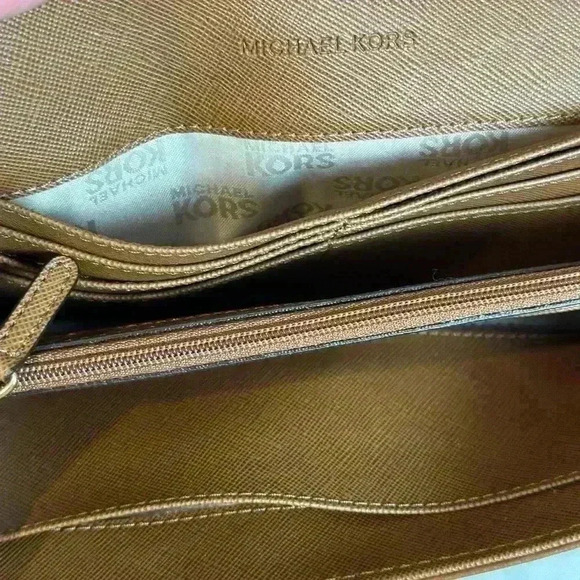 Michael Kors Fulton Flap Leather Wallet Brown - Picture 5 of 9